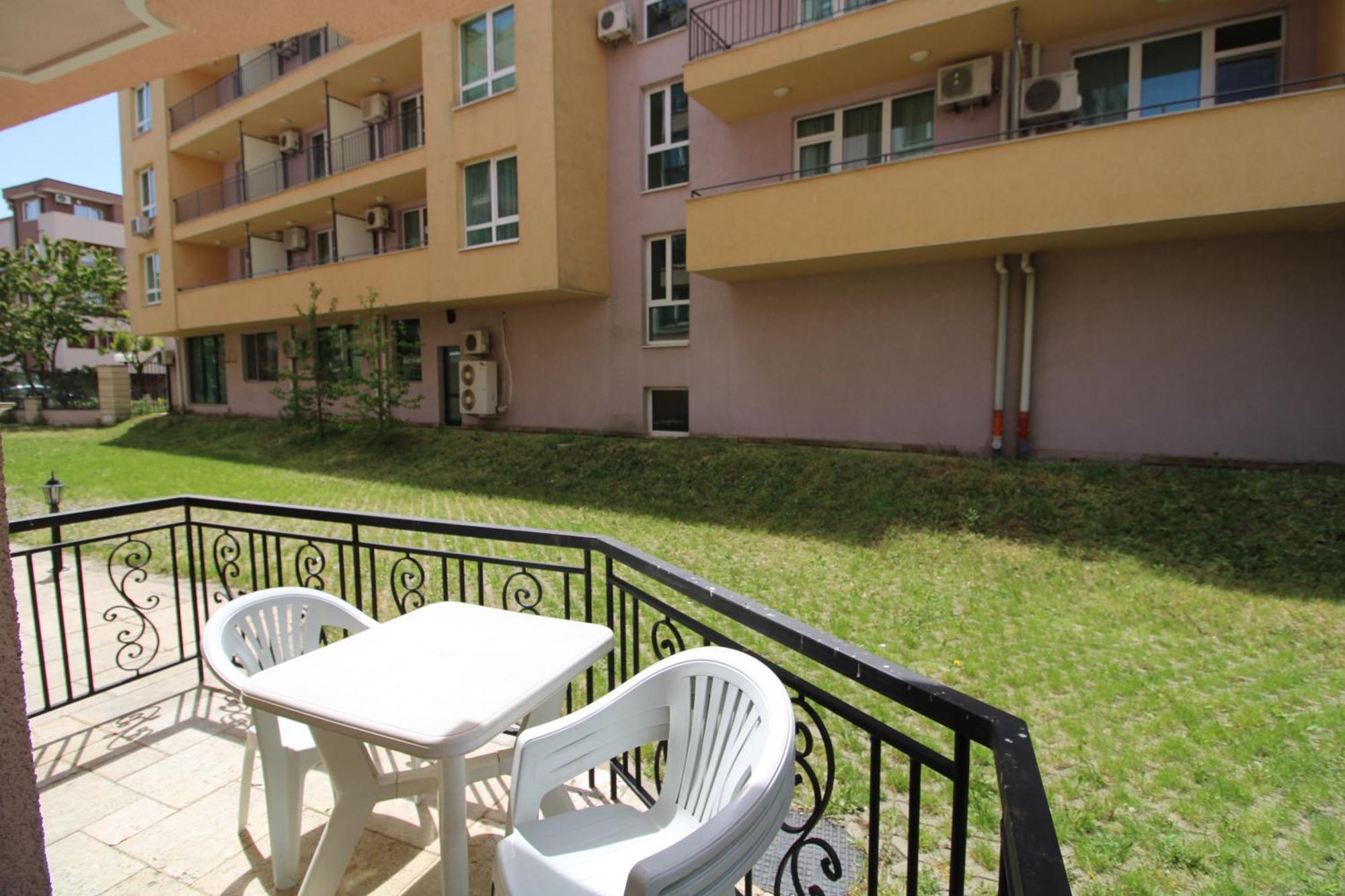 Menada Romance Marine Apartments Sunny Beach Værelse billede
