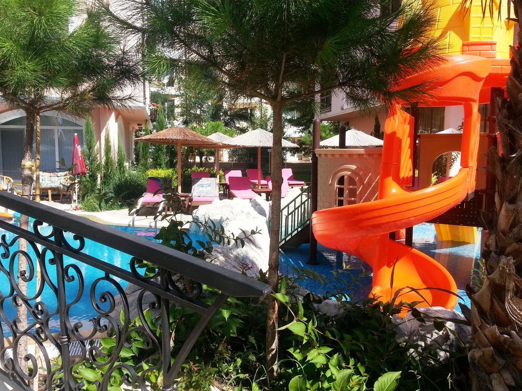 Menada Romance Marine Apartments Sunny Beach Eksteriør billede