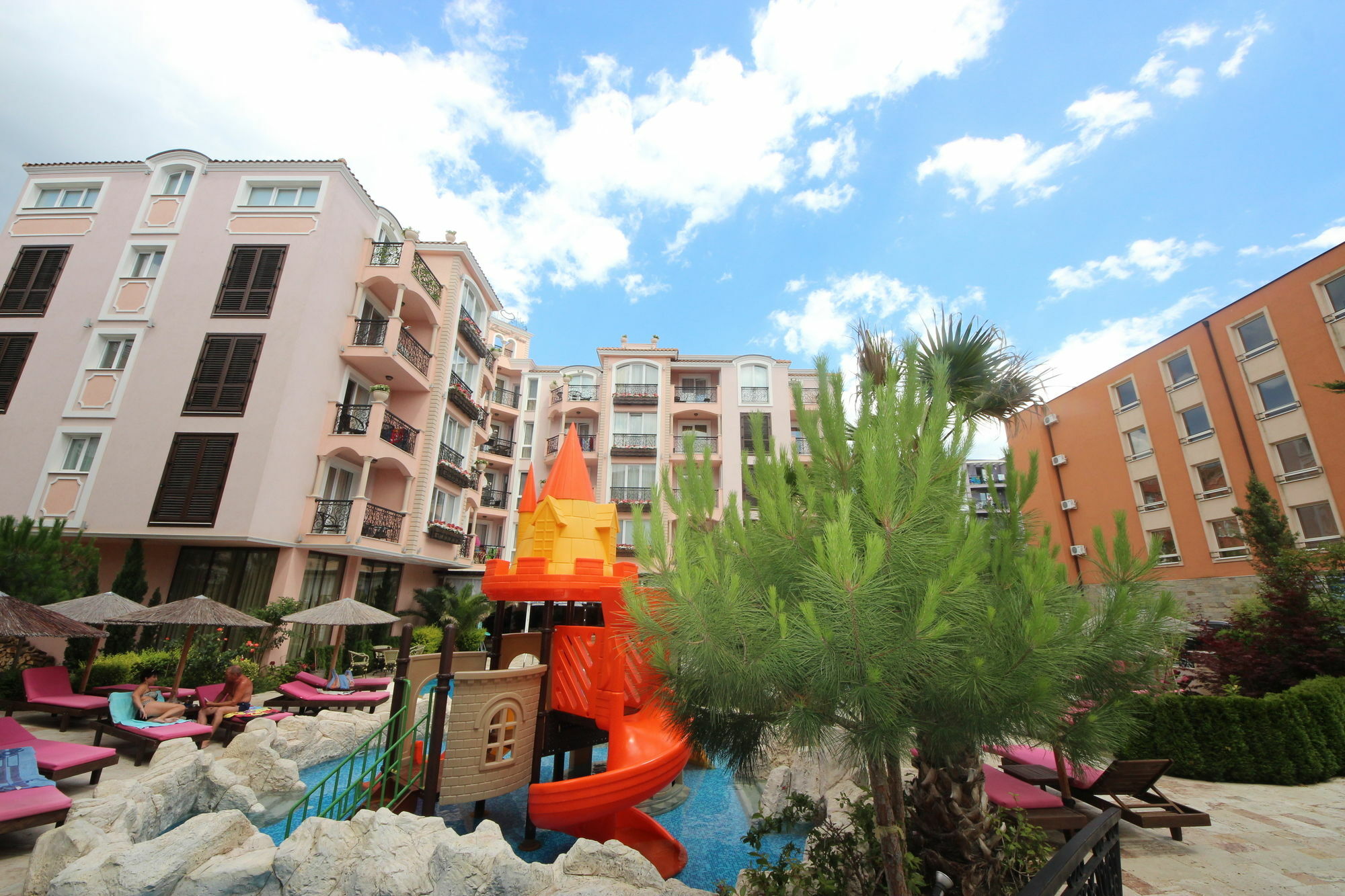 Menada Romance Marine Apartments Sunny Beach Eksteriør billede