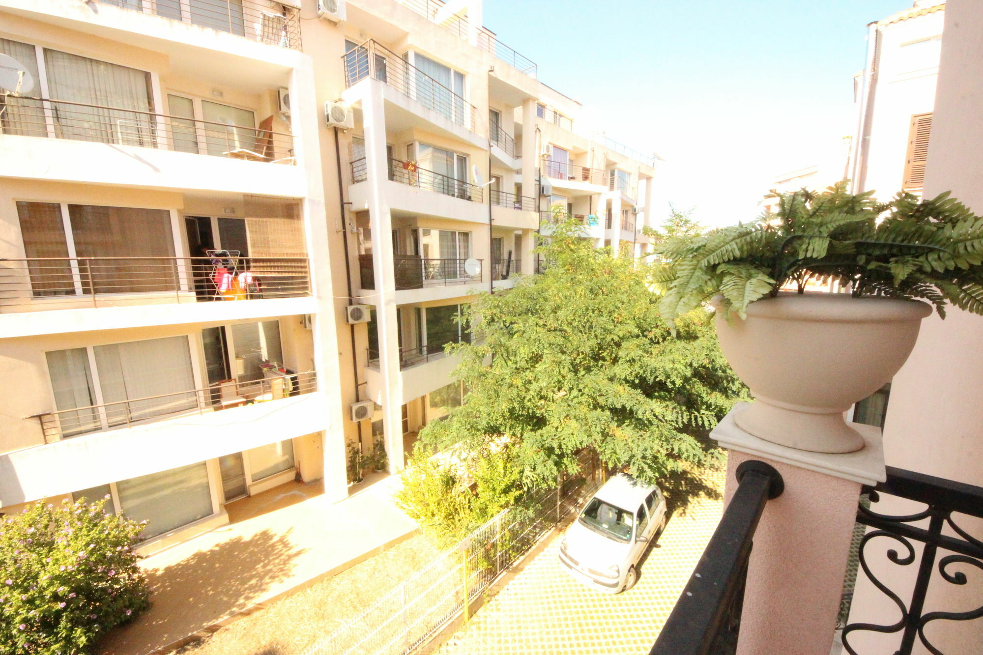 Menada Romance Marine Apartments Sunny Beach Eksteriør billede