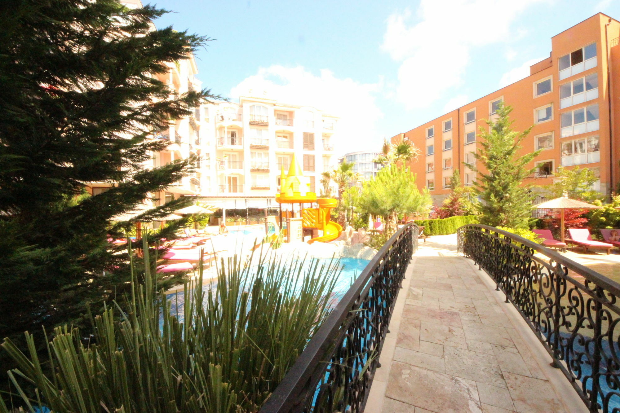 Menada Romance Marine Apartments Sunny Beach Eksteriør billede
